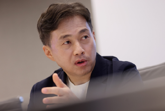 SK海力士登陆纳斯达克 押注AI打破芯片兴衰周期