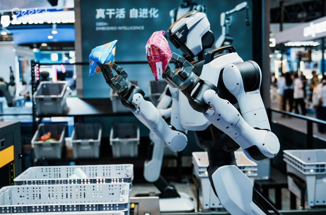 WAIC 2026探展｜具身智能：从“能运动”到“能干活”，产业化拐点已至