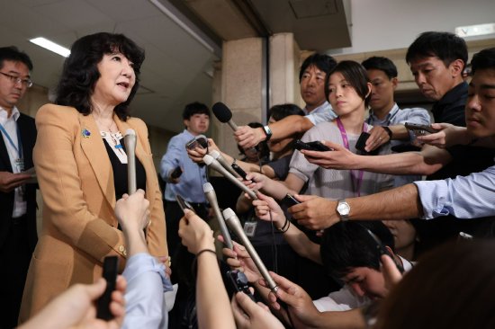 日元在美国交易时段持稳 此前急涨再度引发干预猜测