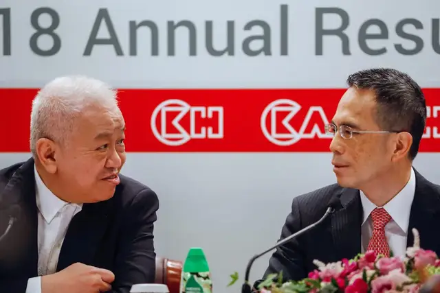 霍建宁打辅助，李嘉诚家族攒下1600亿现金